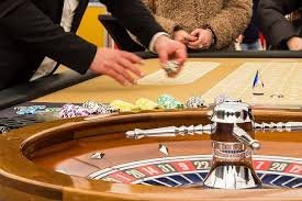 Tampilan permainan Ganesha Gold di layar mobile superbet dengan simbol-simbol tradisional dan antarmuka yang intuitif